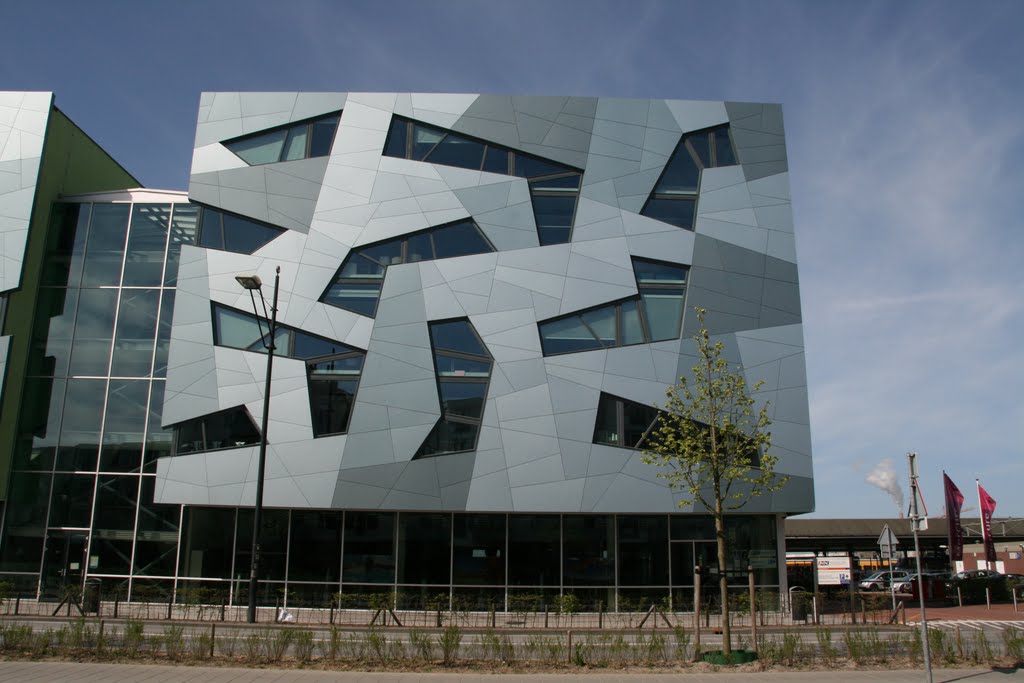 Schoolfacade, Nijmegen. by Carl030nl