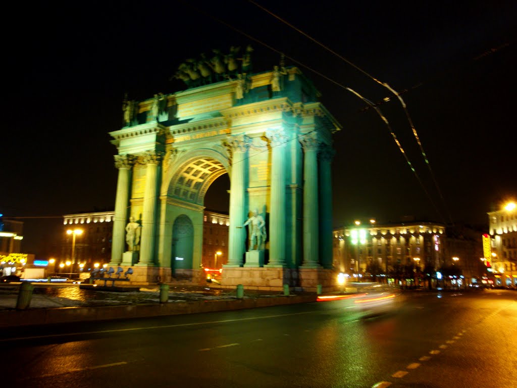 San-Pietroburgo/St-Petersburg. Нарвские триумфальные ворота, построены в память о победе над Наполеоном в 1812г. / Narva's triumphal arch, was created in honour of victory over the french army in 1812 year. / L'arco trionfale di Narva, fu costruita in onore della vittoria nella querra napoleonica negli 1812-1814 anni by Andrej Antipin