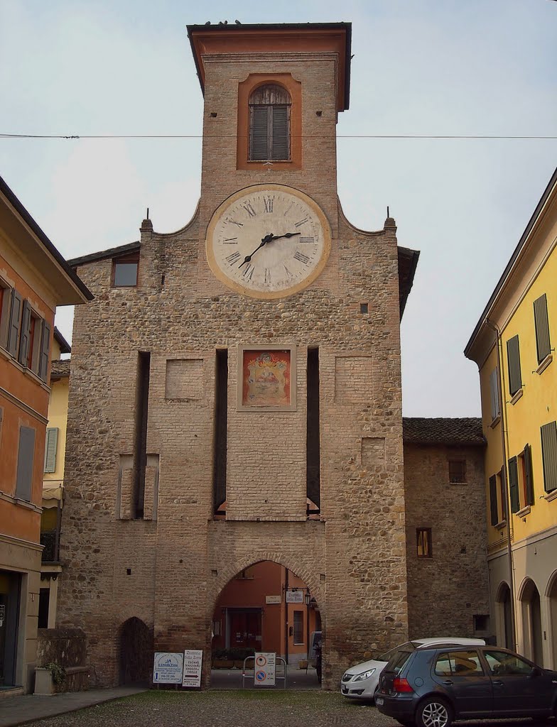 Borgo medievale - Torre dell’orologio / 2011 by Laura Oviedo