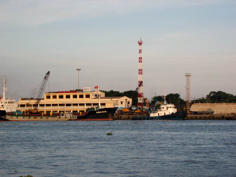 Cảng - Bến Nghé - Port by Vietnam - Paracels