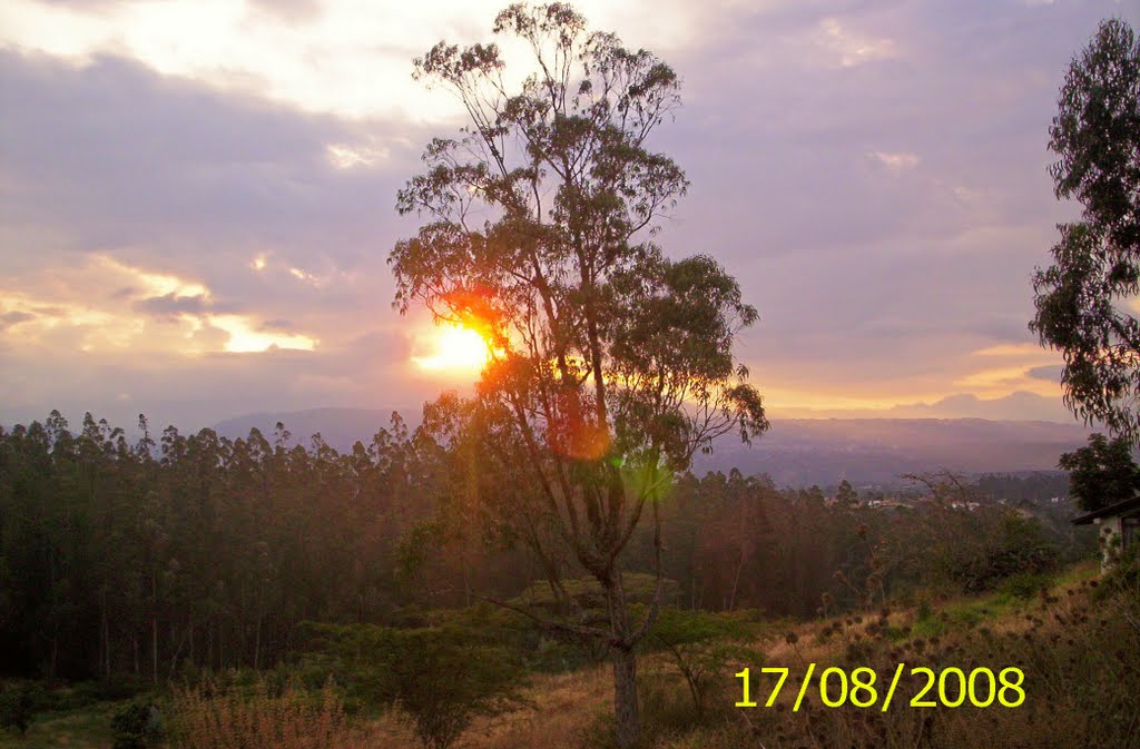 ATARDECER EN PUEMBO by FERNANDO SOLANO