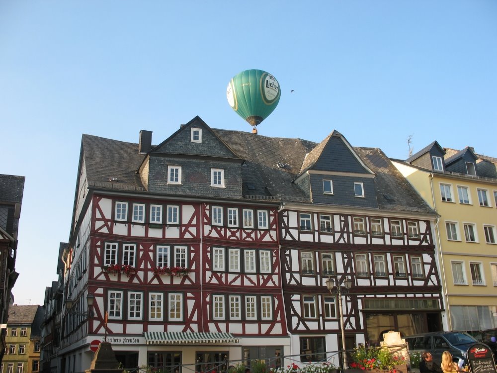 Ballon über dem Kornmarkt 09 2007 by mi-po