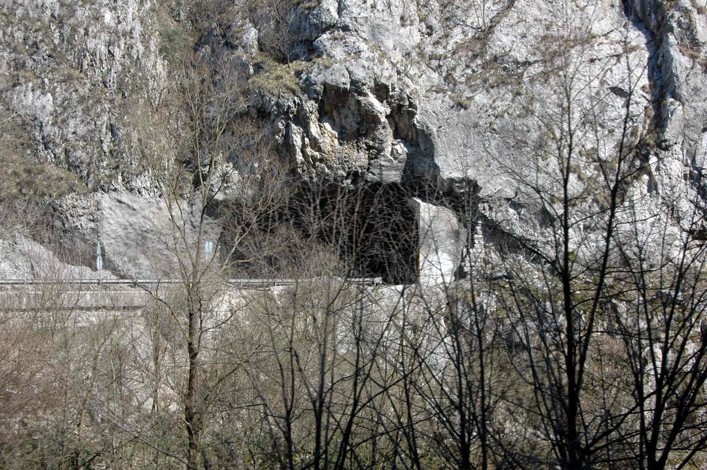 Vozom od Niša do Dimitrovgrada - Put Niš Dimitrovgrad u Sićevačkoj Klisuri by Teča sa Dunava