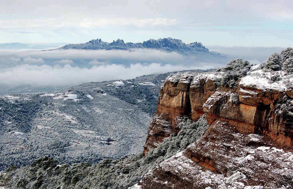 Montserrat des de Sant Llorenç del Munt. by Marcel Puig Puig