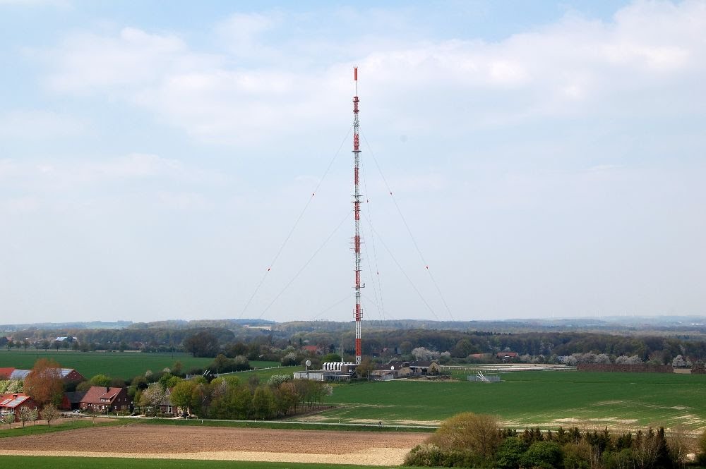 Blick vom Longinusturm auf den Sendemast Nottuln by 14MAN02