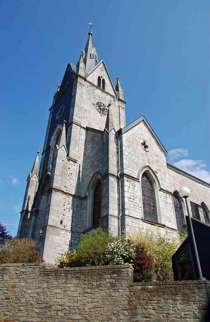 L'eglise de Redu by Chrys Steegmans