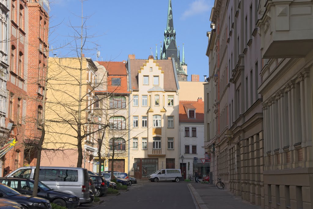 Blick durch die Hackebornstraße auf ein Haus in der Oleariusstraße (2011) HighRes 14 MP by halleliebe