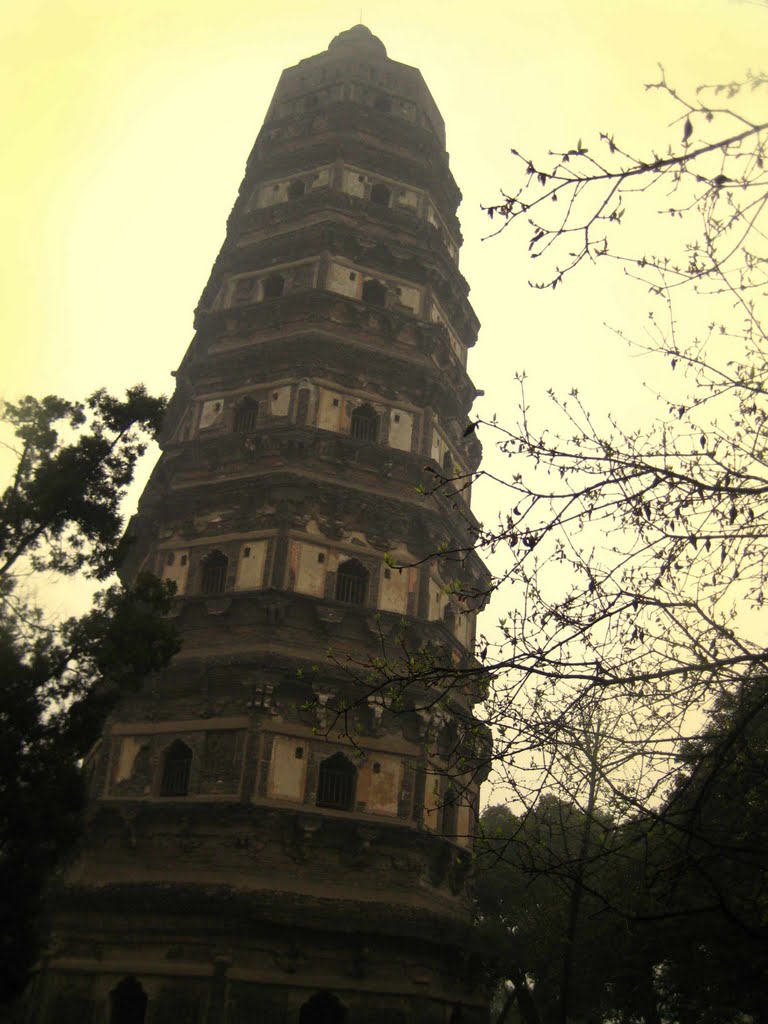 Pagoda inclinada / Huqiu Tower / Yunyan Pagoda by Beabella