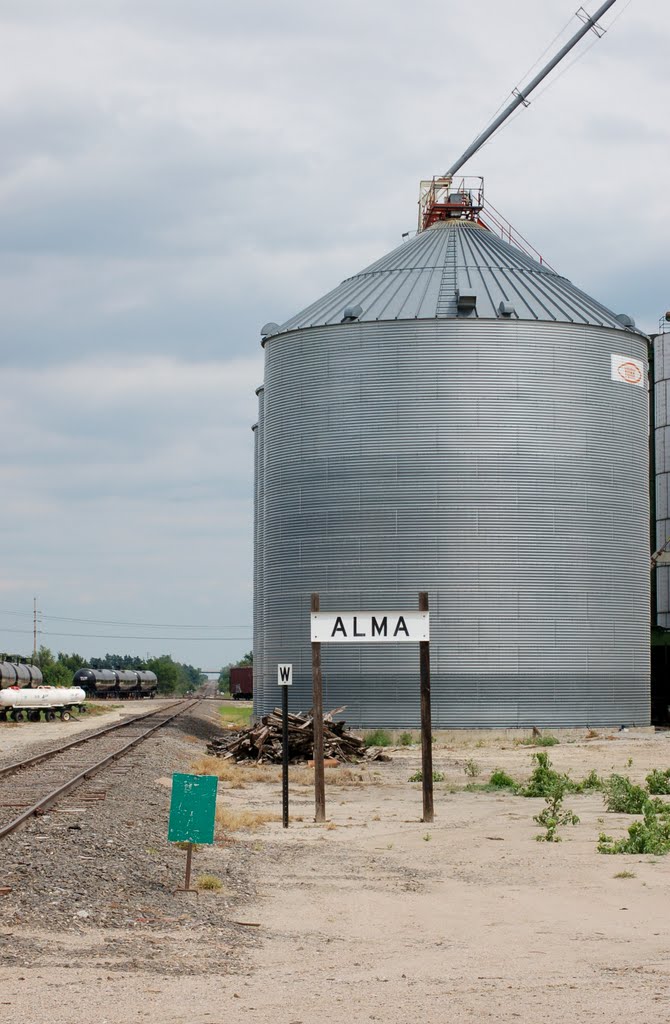 Nebraska Kansas Colorado Railway Tracks looking East at Alma, NE by Scotch Canadian