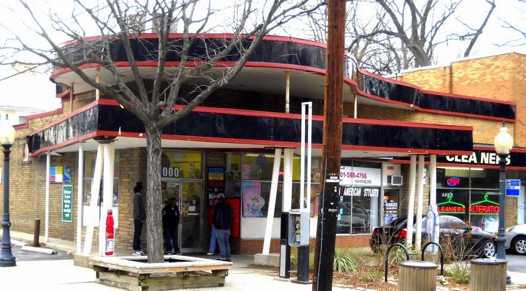 Former gas station, now Pueblo Viejo International Market‎, 8000 Flower Avenue, Takoma Park, MD 20912-6843, style: Googie by Road Runner