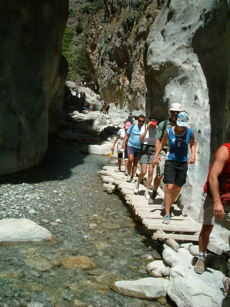 Samaria Gorge by Nappo85