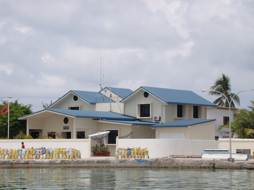 Lh. Atoll Office by Adnan Haleem