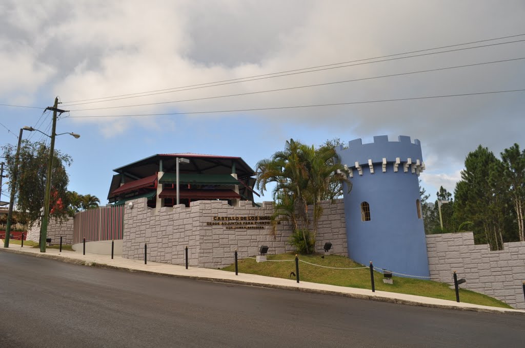 Castillo de los niños Adjuntas Puerto Rico by alvingone