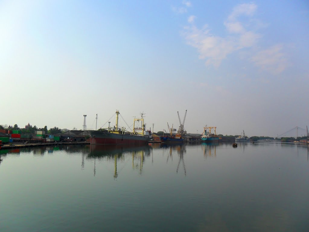 KHIDIRPUR DOCK,,, KOLKATA by B.Pramanik