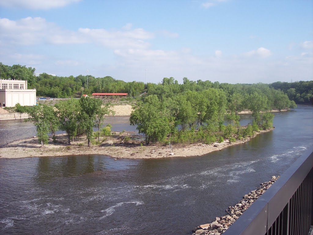 Mississipp​i Lock and Dam No. 1 by Justin Munger