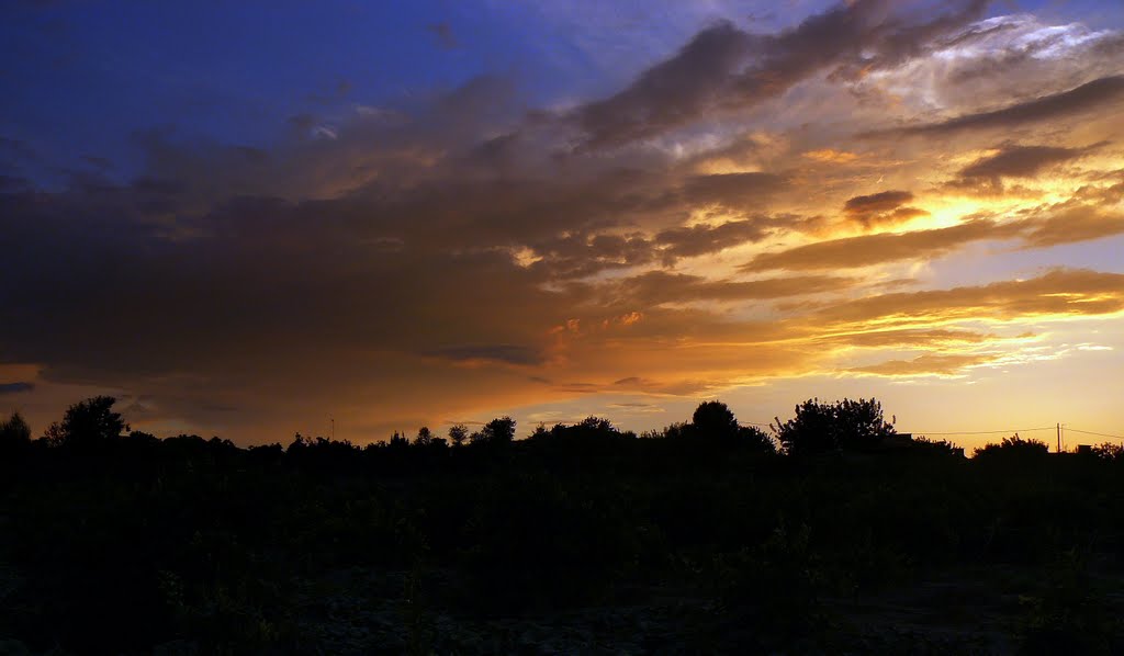 Atardecer. Serra Perenxisa. Torrent (Valencia). Agos/2010 by Román Rojo