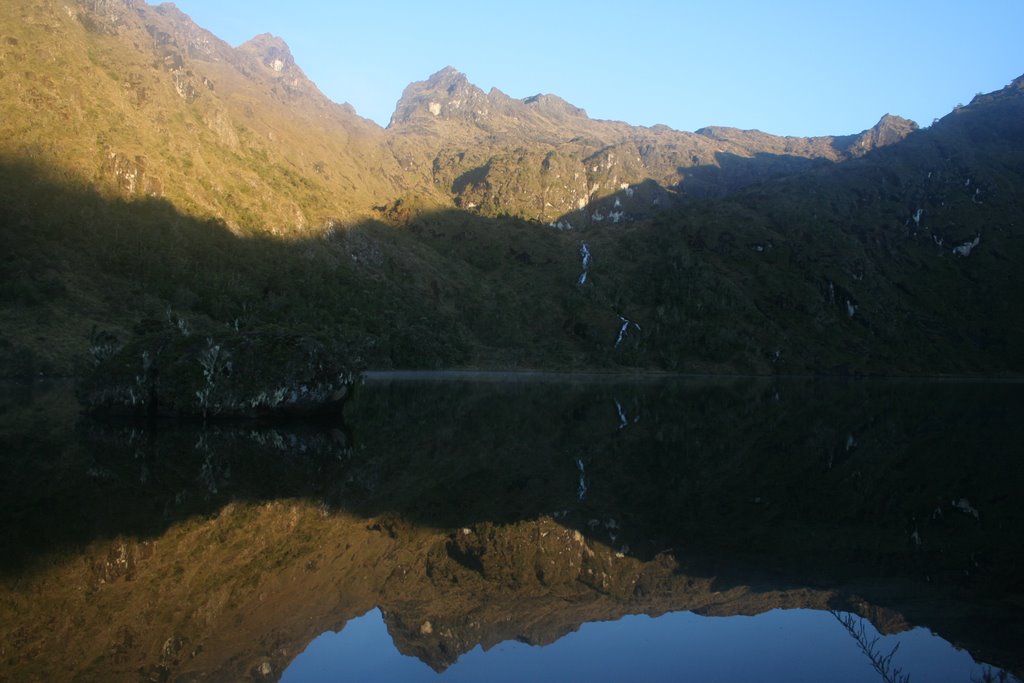 Piunde Lake (base camp 11,000 ft) by bdbhaiti