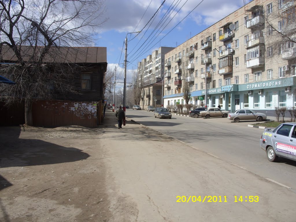 Улица Петровского на Запад(от перекрёстка с улицей Горького[Центральная]) by sandr13