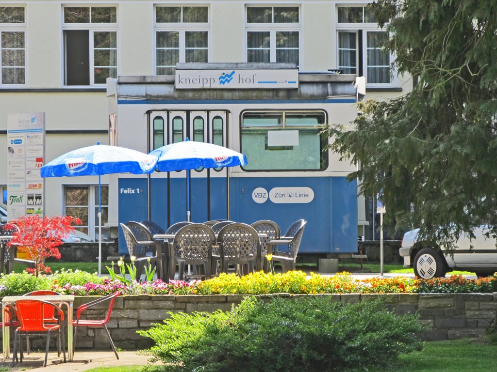 Tram für Raucher by Hoptzger