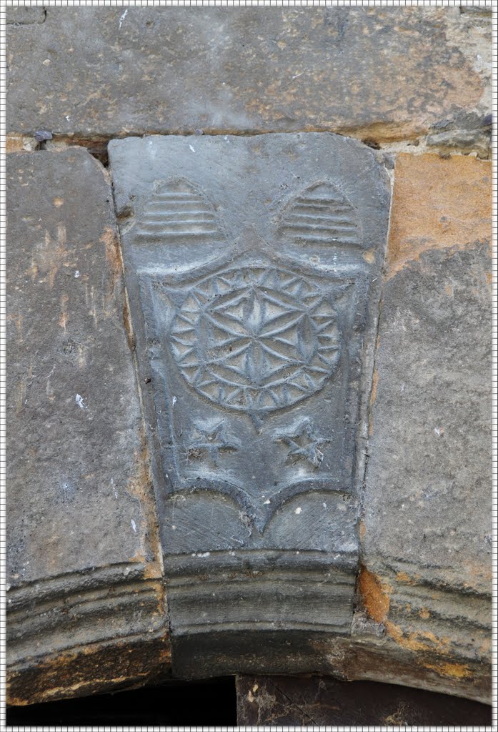 Heraldica en Olagüe (clave de puerta) by EpMartín ☼