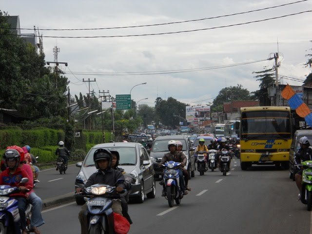 Agen-Agen Bis AKAP di PAL Kelapadua by ysampurna