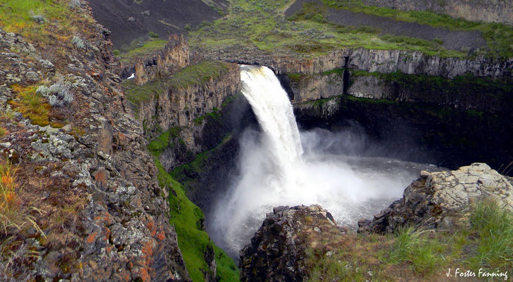 Palouse Falls Cliff View by Foster Fanning