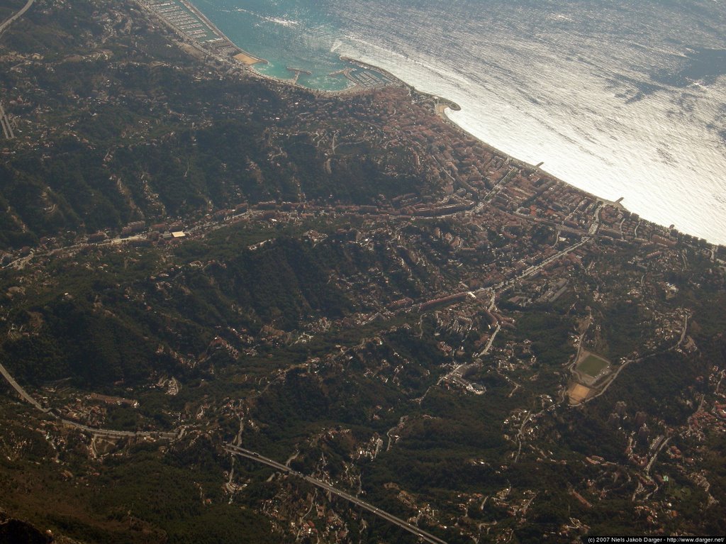 2007-09-01 Port de Menton Garavan by Niels Jakob Darger