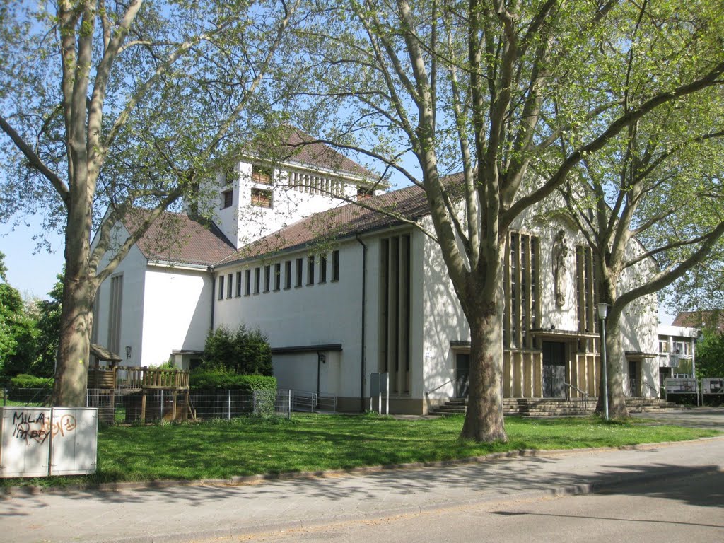 Mannheim-Neckarau - Maria-Hilf-Kirche by Andreas-Müller