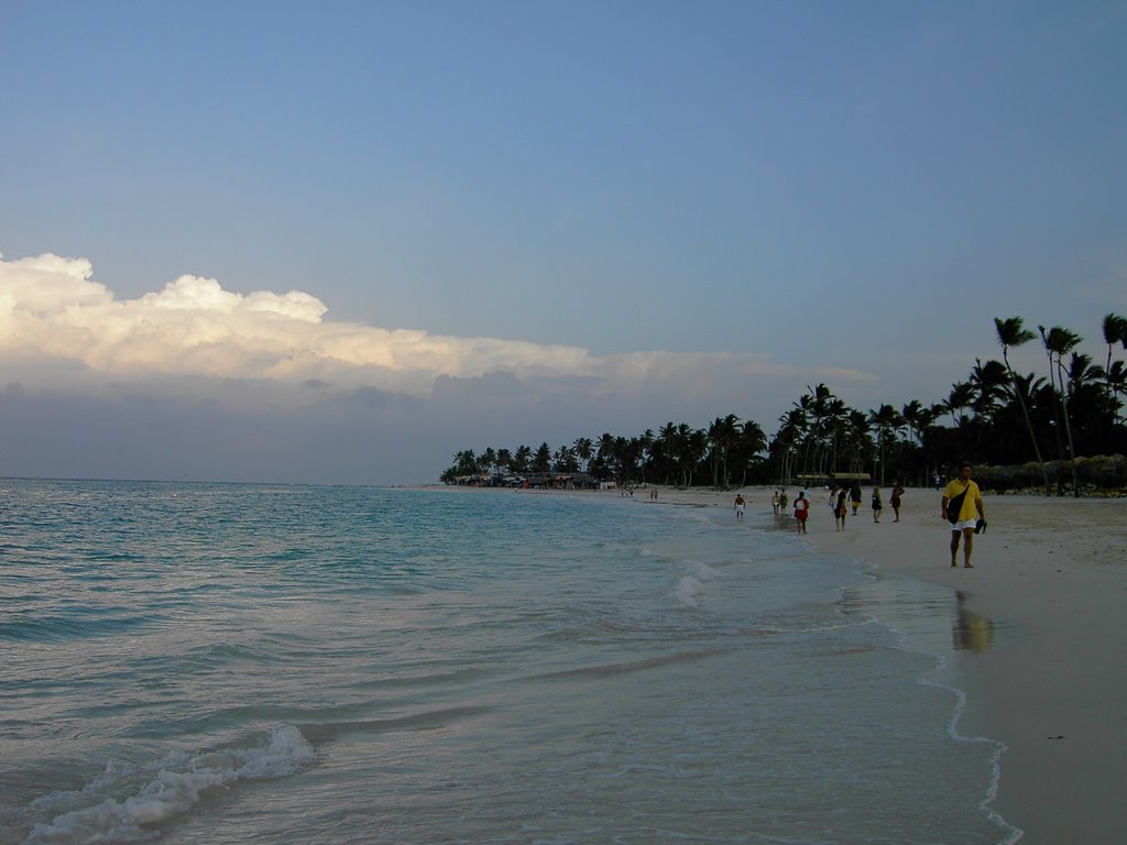 Bávaro, 23000, Dominican Republic by www.eferro.net