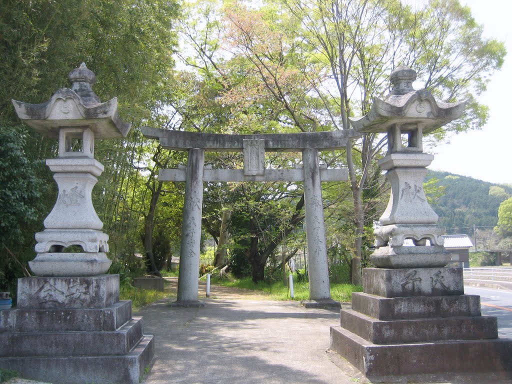 御所市東寺田・八幡神社 by taka_neya