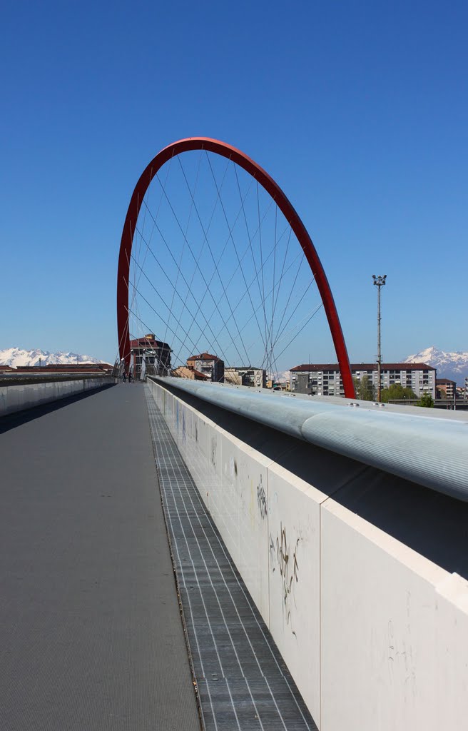 Fuga d'arco, Lingotto, Torino, aprile 2011 by Marco Ferrari