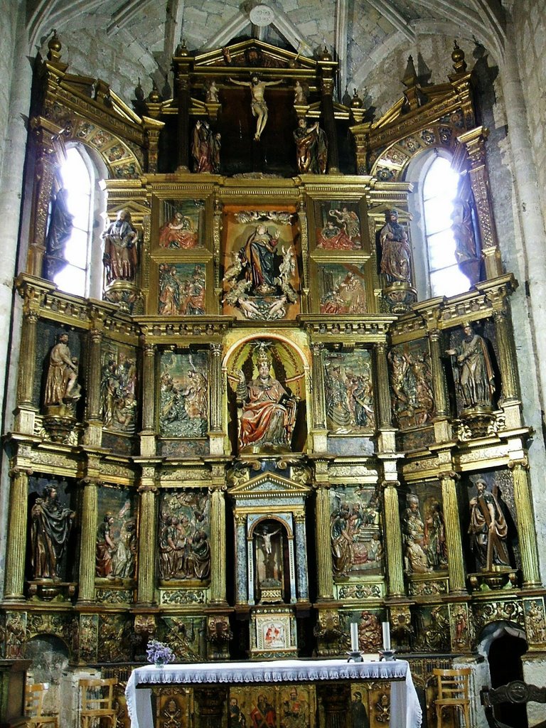 Retablo mayor de la iglesia de San Pedro, Astudillo, Palencia, Castilla y León, España by zarateman