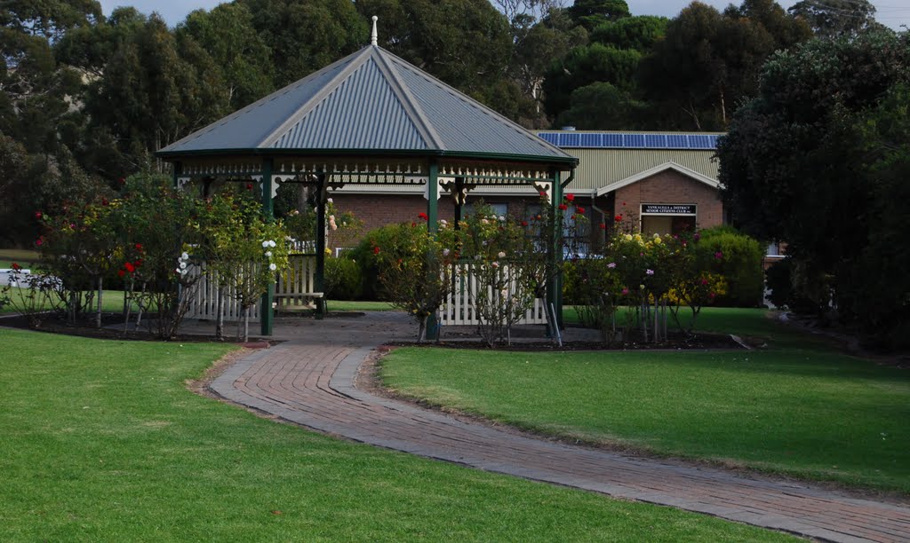 Gazebo, Memorial Gardens, and Senior Citizens' Centre by Phaedrus Fleurieu