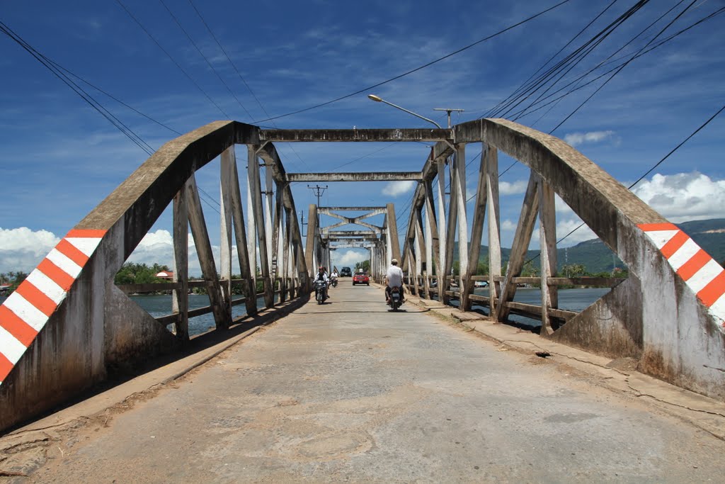 Kampot, Cambodia by Tomasz Bukowski