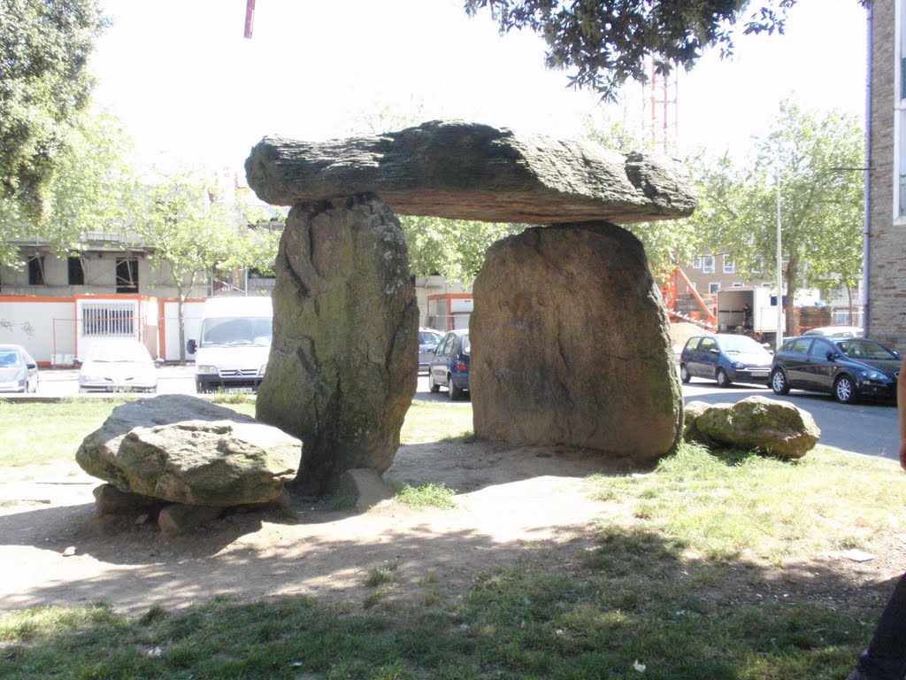 Dolmen de vielleville, le trilithe by Syagrius de Condate