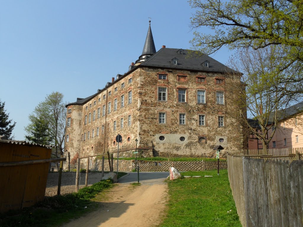 Das Schloss in Mühltroff by Uwe Klimpke