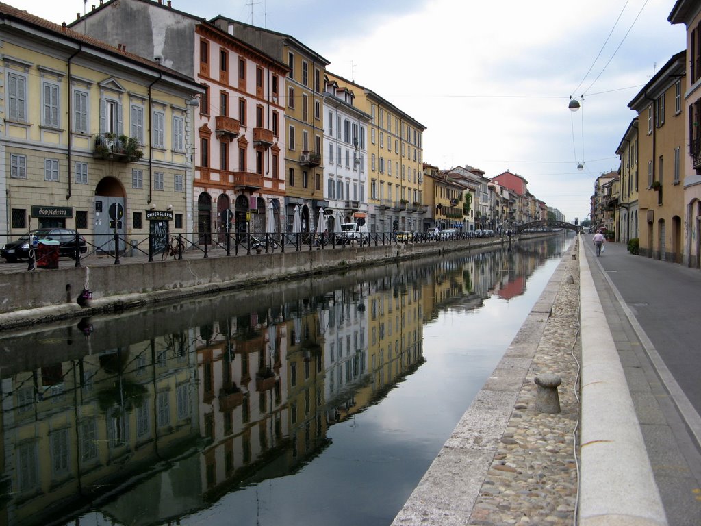 Milano, quartiere Navigli by Claudio Pedrazzi