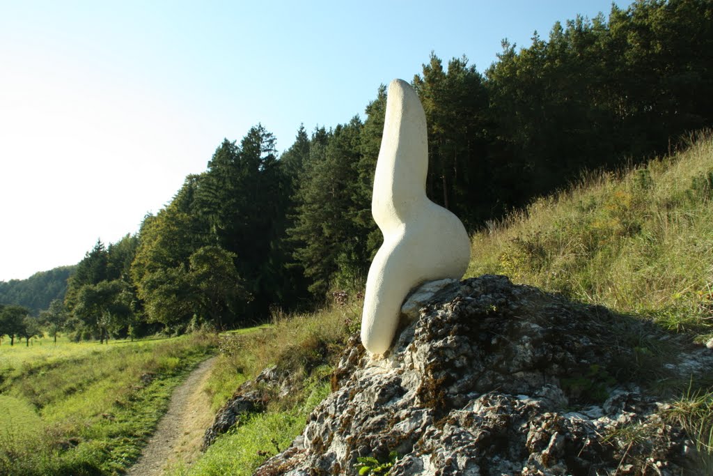 Frauenstatuette beim Petersfels im Brudertal bei Engen by Hardy Berchmann