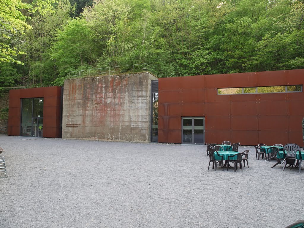 Eingang Regierungsbunker in Ahrweiler - http://www.regbu.de/ by Claus Wiesel