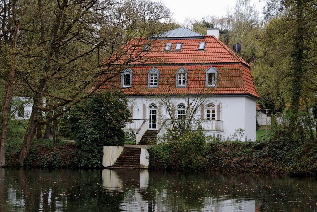 Jagd- und Herrenhaus an der Paesmühle by wallsound