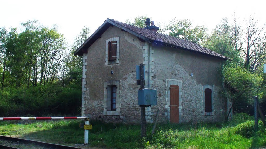 France: Manot - L'ancienne gare by chatons76