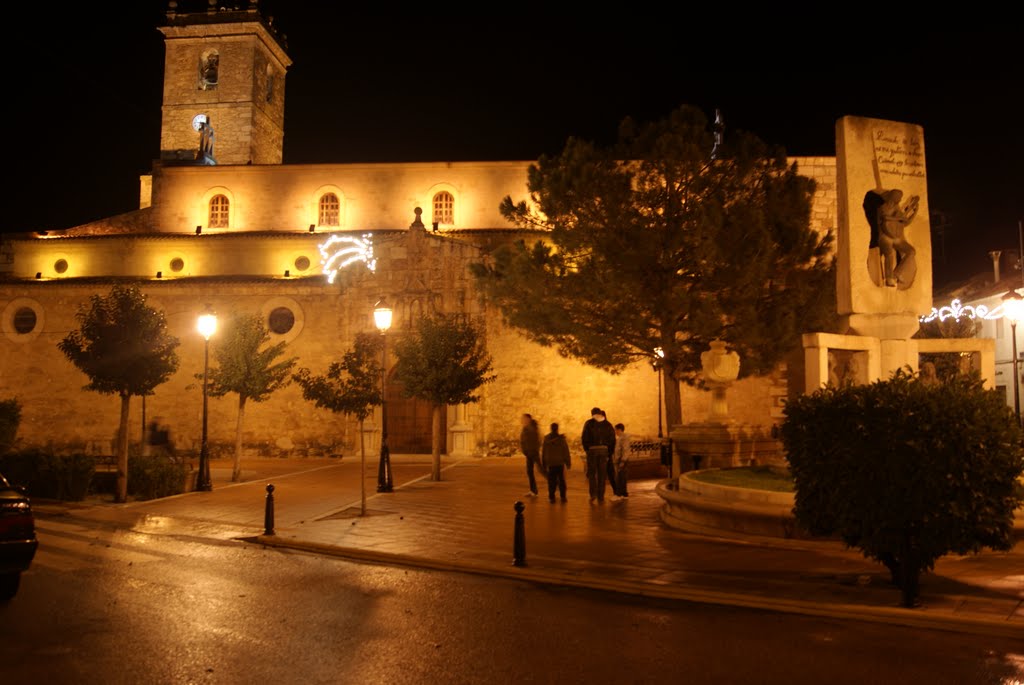 Iglesia y monumento a la guitarra by J.Eladio