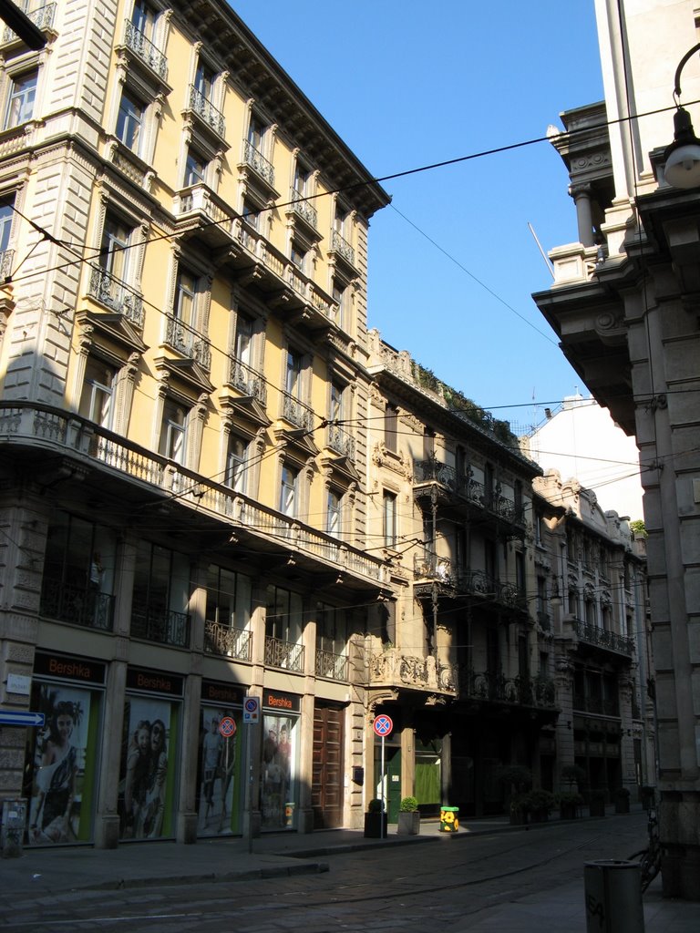 Milano, Via Spadari by Claudio Pedrazzi