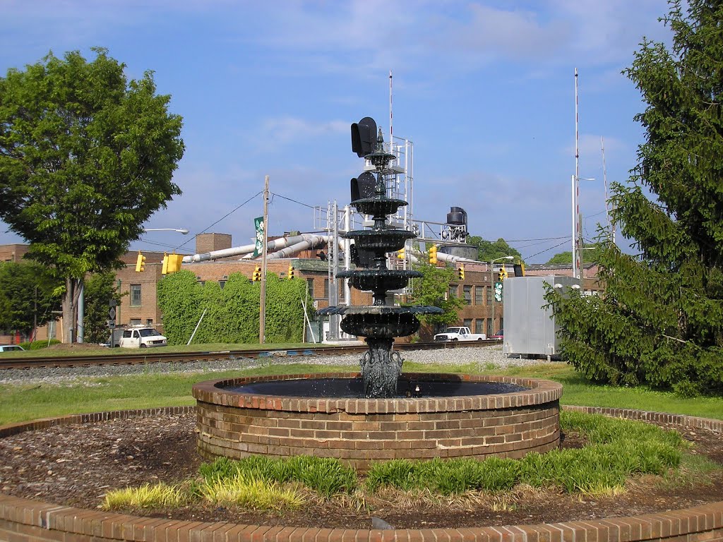 Fountain in Gilbert T Scarlett Park 1974---st by SteveTysinger