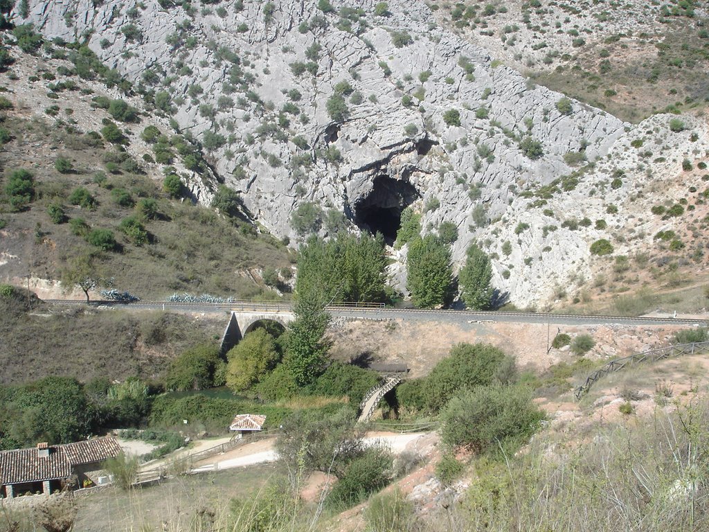 entrada cueva del gato by joseisuzu