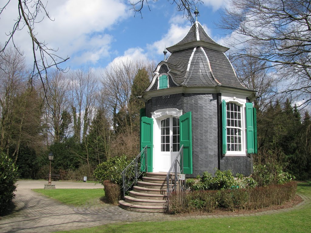 Radevormwald, historic Gardenhouse in park by Seimen Burum