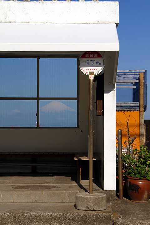 Bus stop and shelter with a view of Mt. Fuji by nutakku