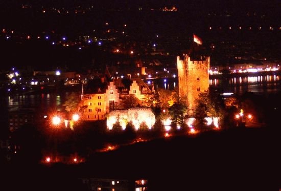 Burg Klopp bei Nacht by LampenHenrich