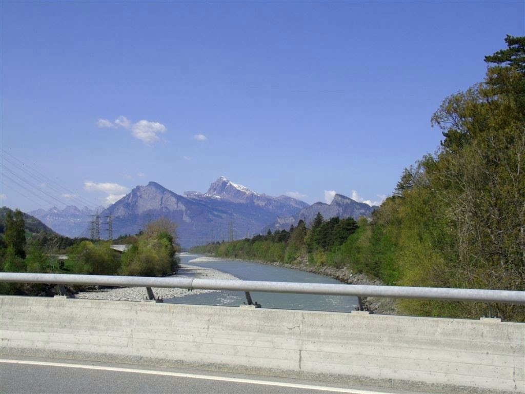 Brücke über Rhein by topweg.ch