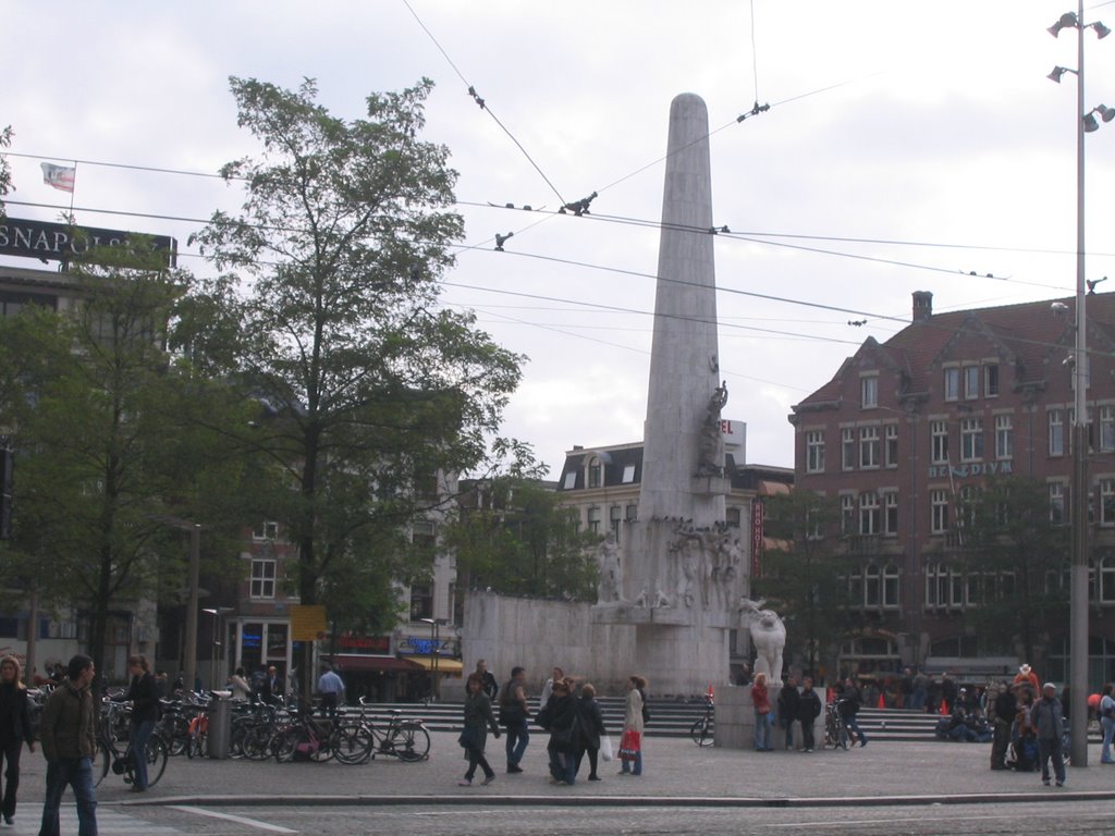 Dam Square by Aniello Ursini